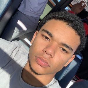 Meet your Posher, Deontae